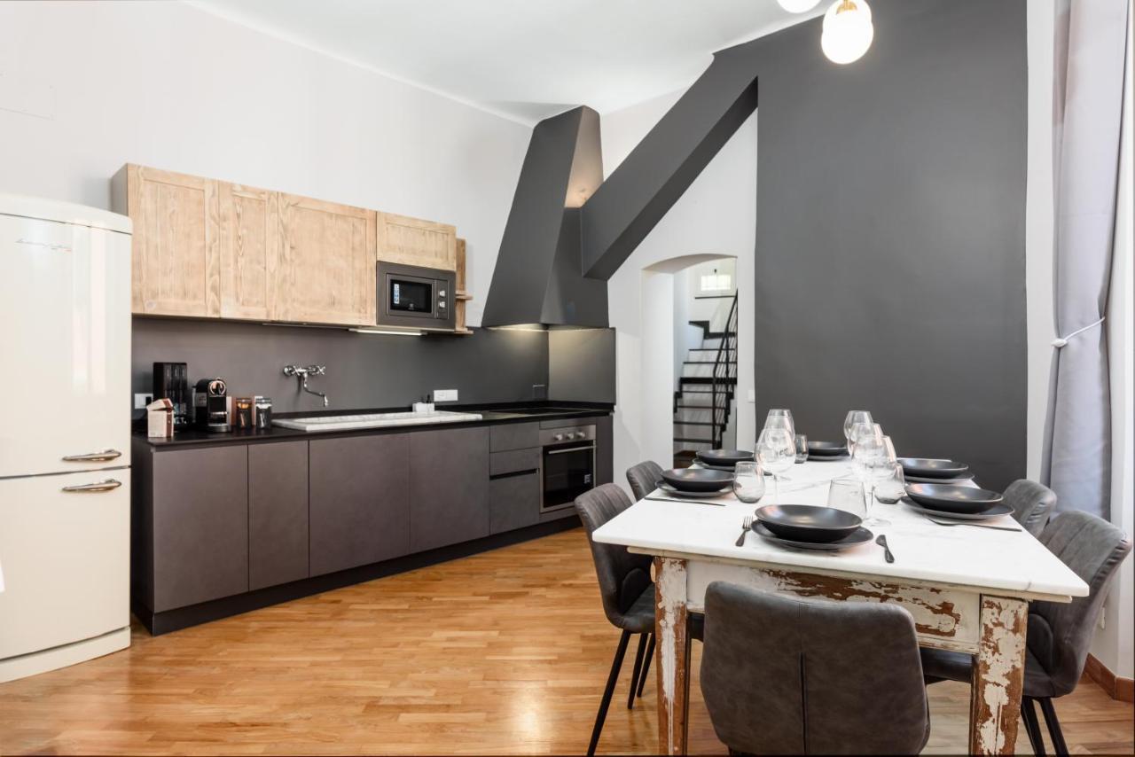 Esclusivo 130 Mq + Terrazzo Via San Vincenzo Apartment